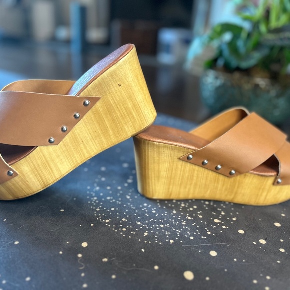 Charles David Wedges Brown Leather Wooden Sandals Like New size 9 - Picture 3 of 5